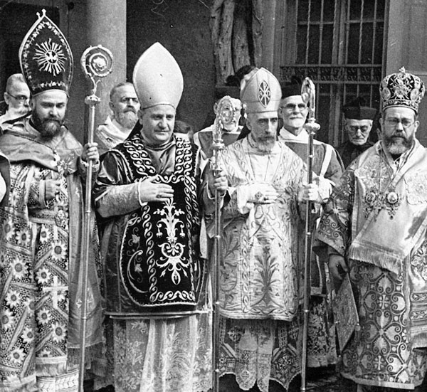 O núncio Roncalli com bispos em Istambul