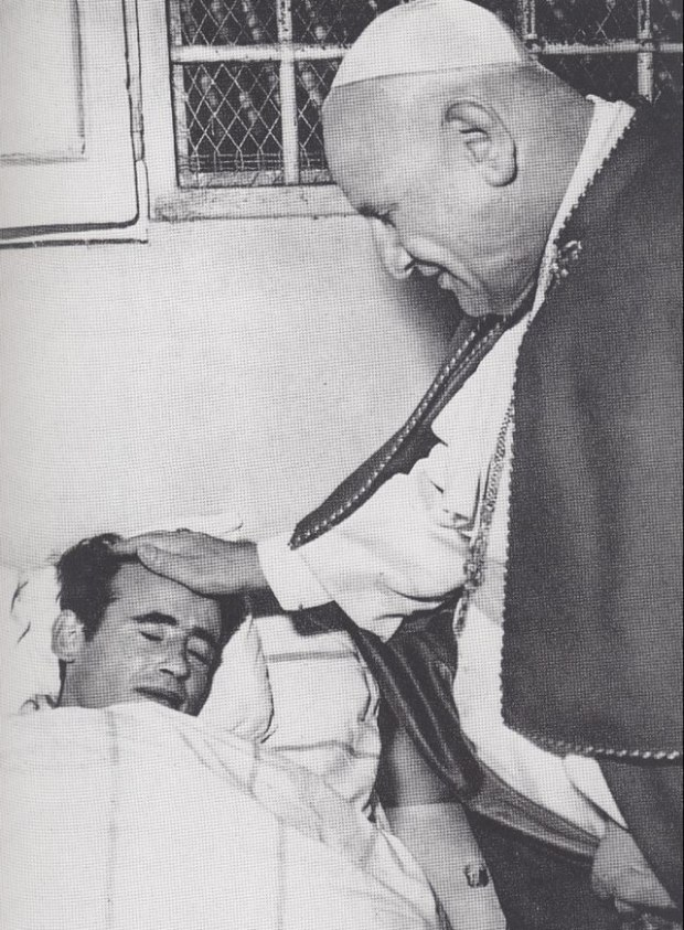 Papa João XXIII visita um doente